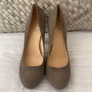 Kate Spade textured pump